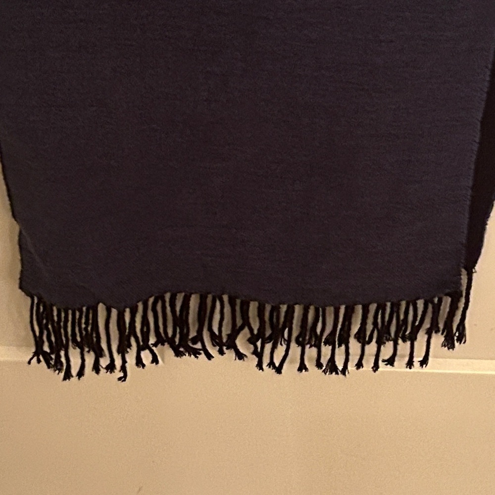 Stewart of Scotland Navy Blue / Blue Soft Reversible Scarf with Fringe - Picture 2 of 6